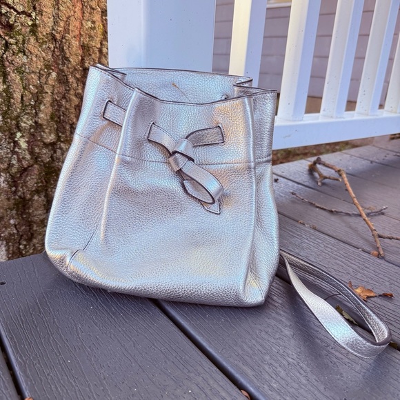 Annabel Ingall Metallic Silver Leather Crossbody Bag - Picture 4 of 5
